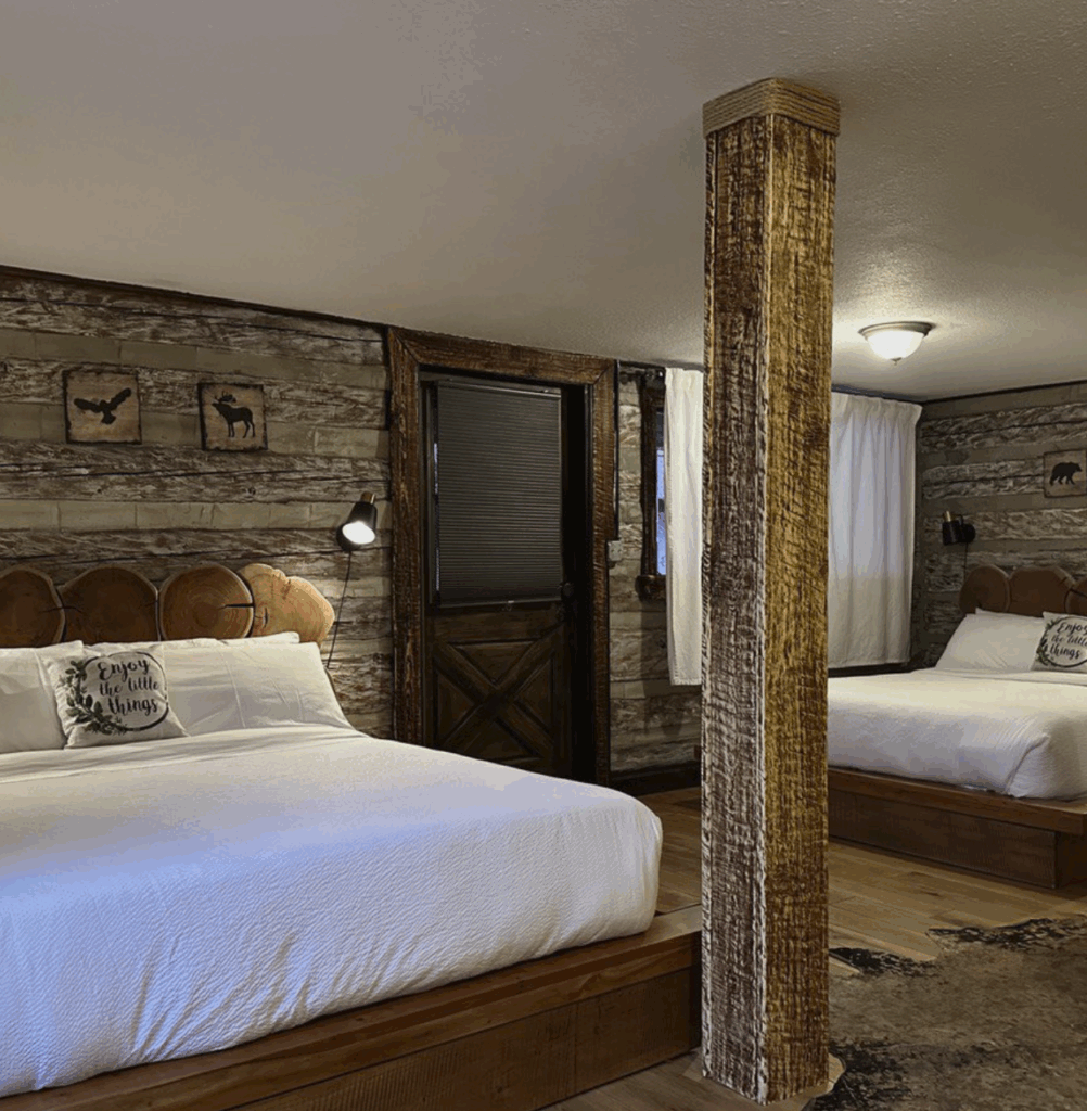 Cozy Paradise Village cabin near Mount Rainier National Park entrance